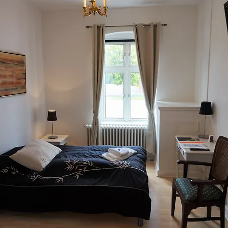 Kragerup Gods Отель Ruds Vedby